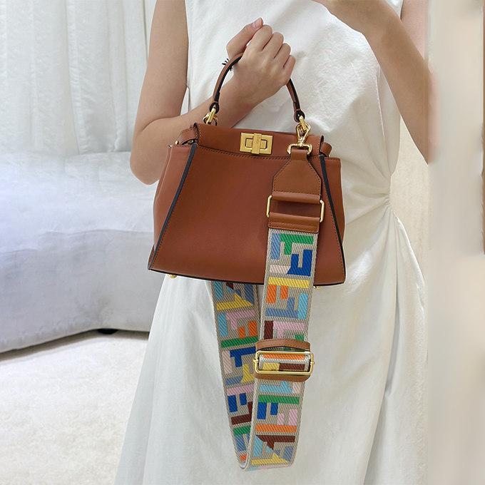 fendi peekaboo iconic medium handbag